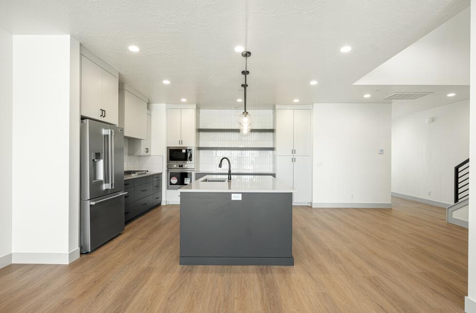 ISLAND AT CORAL CANYON - Residential