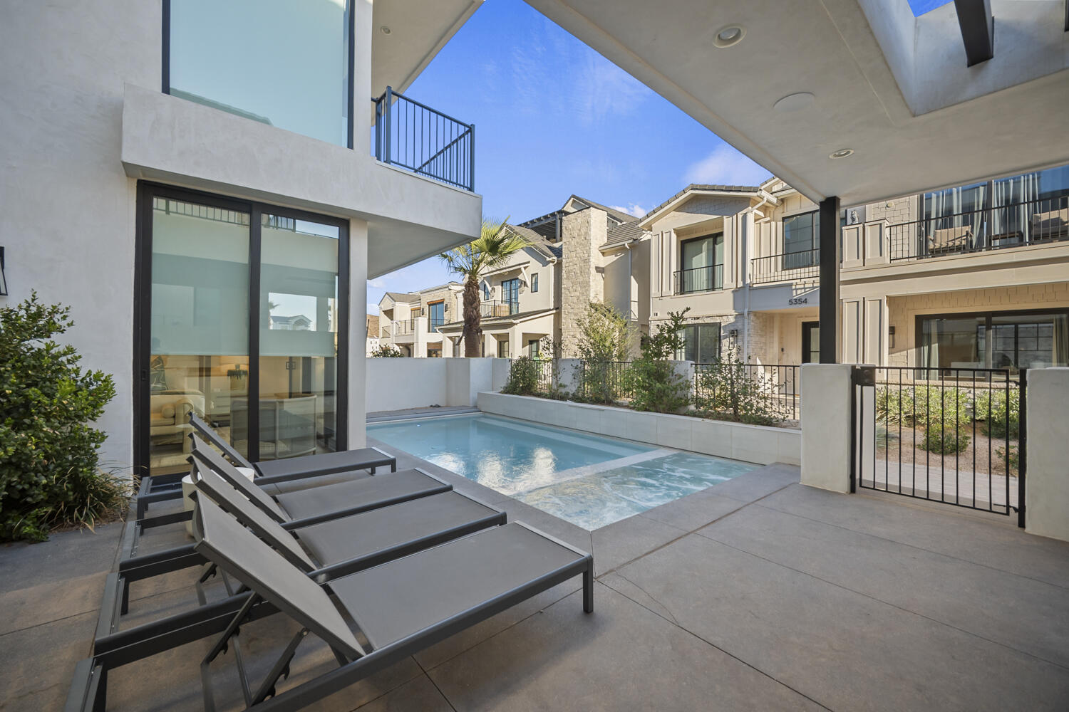 DESERT COLOR RESORT - Residential