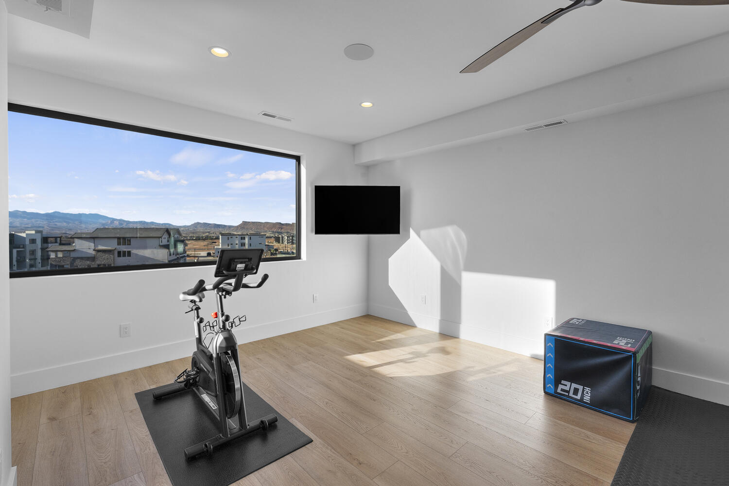 DESERT COLOR RESORT - Residential