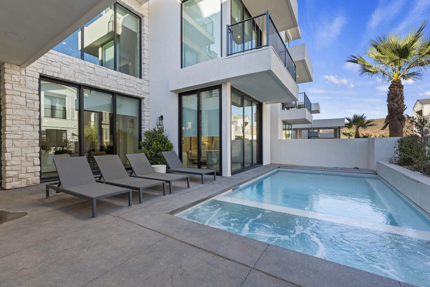 DESERT COLOR RESORT - Residential