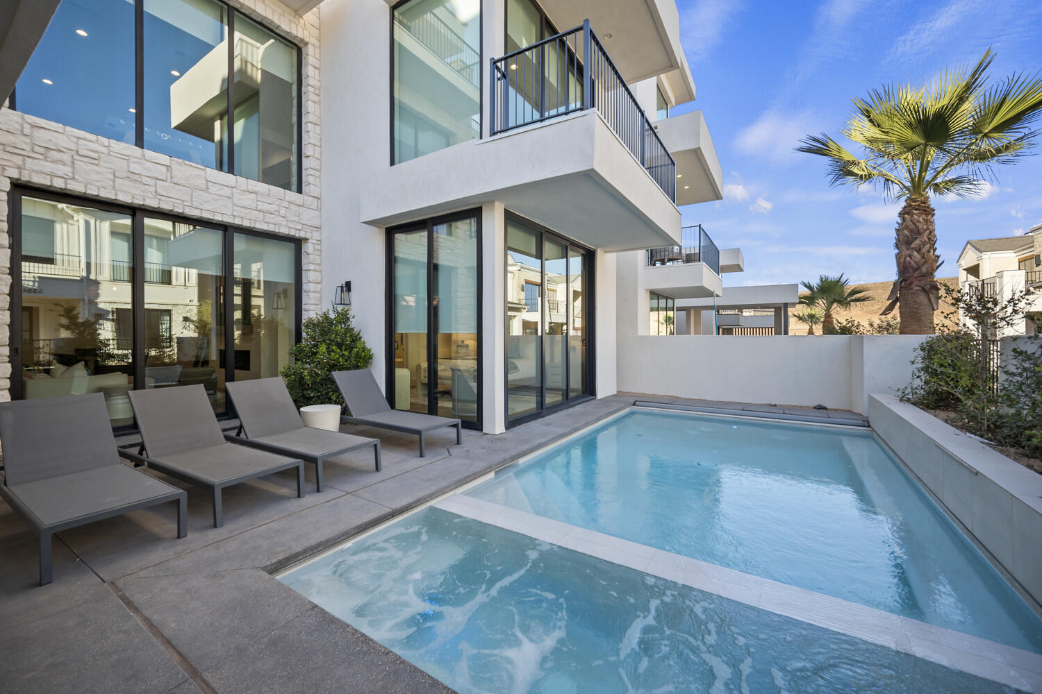 DESERT COLOR RESORT - Residential