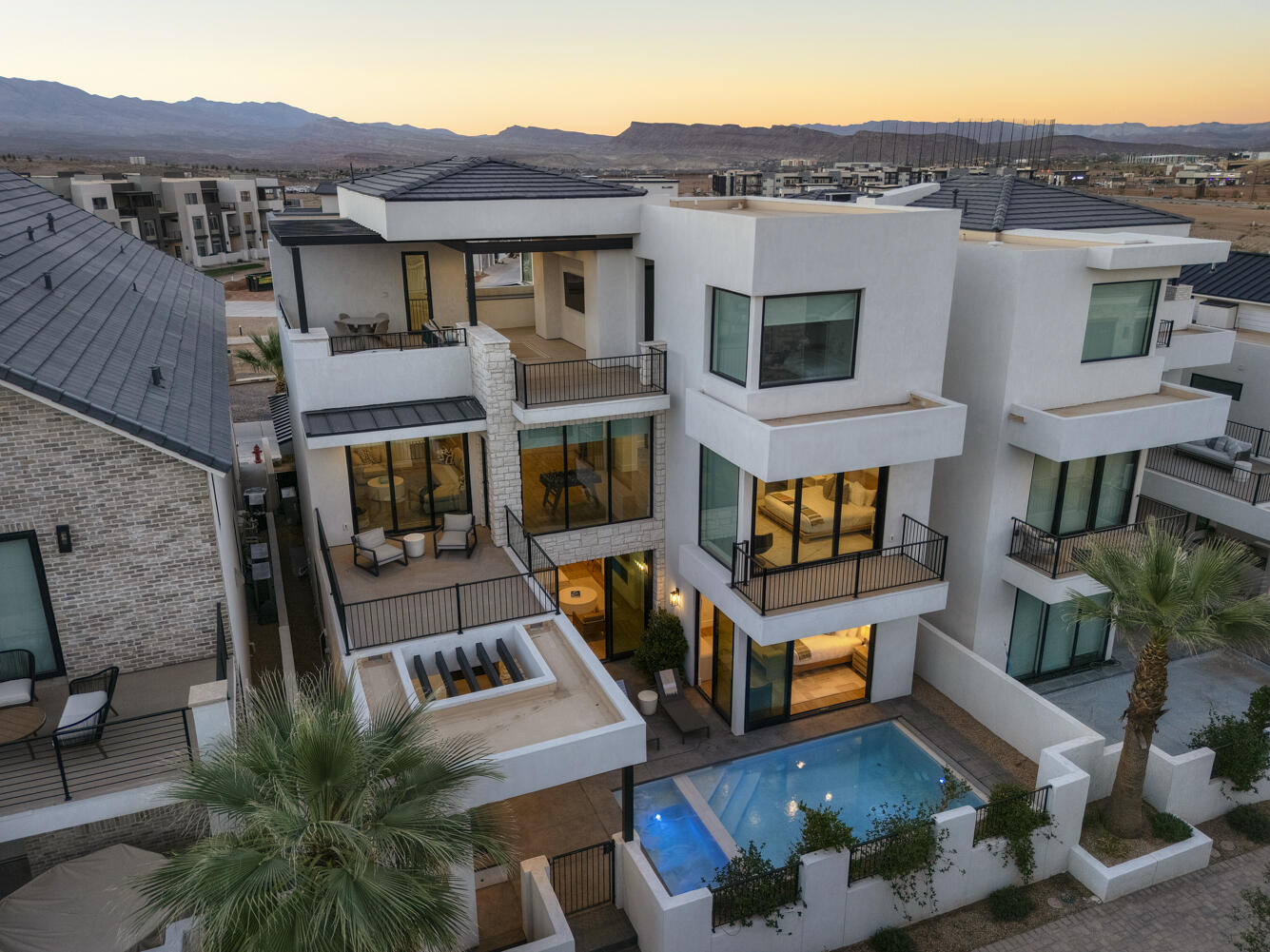 DESERT COLOR RESORT - Residential