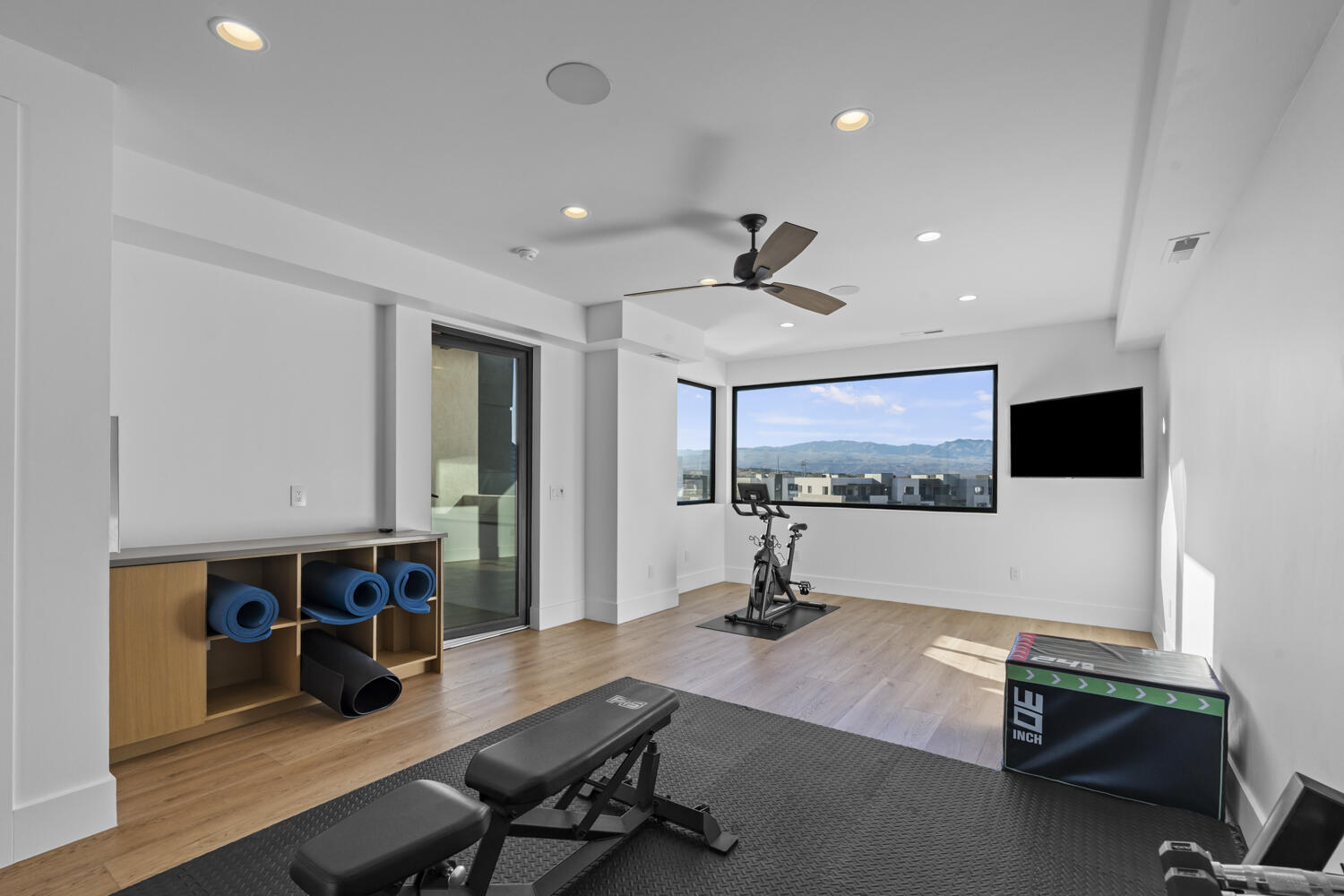 DESERT COLOR RESORT - Residential