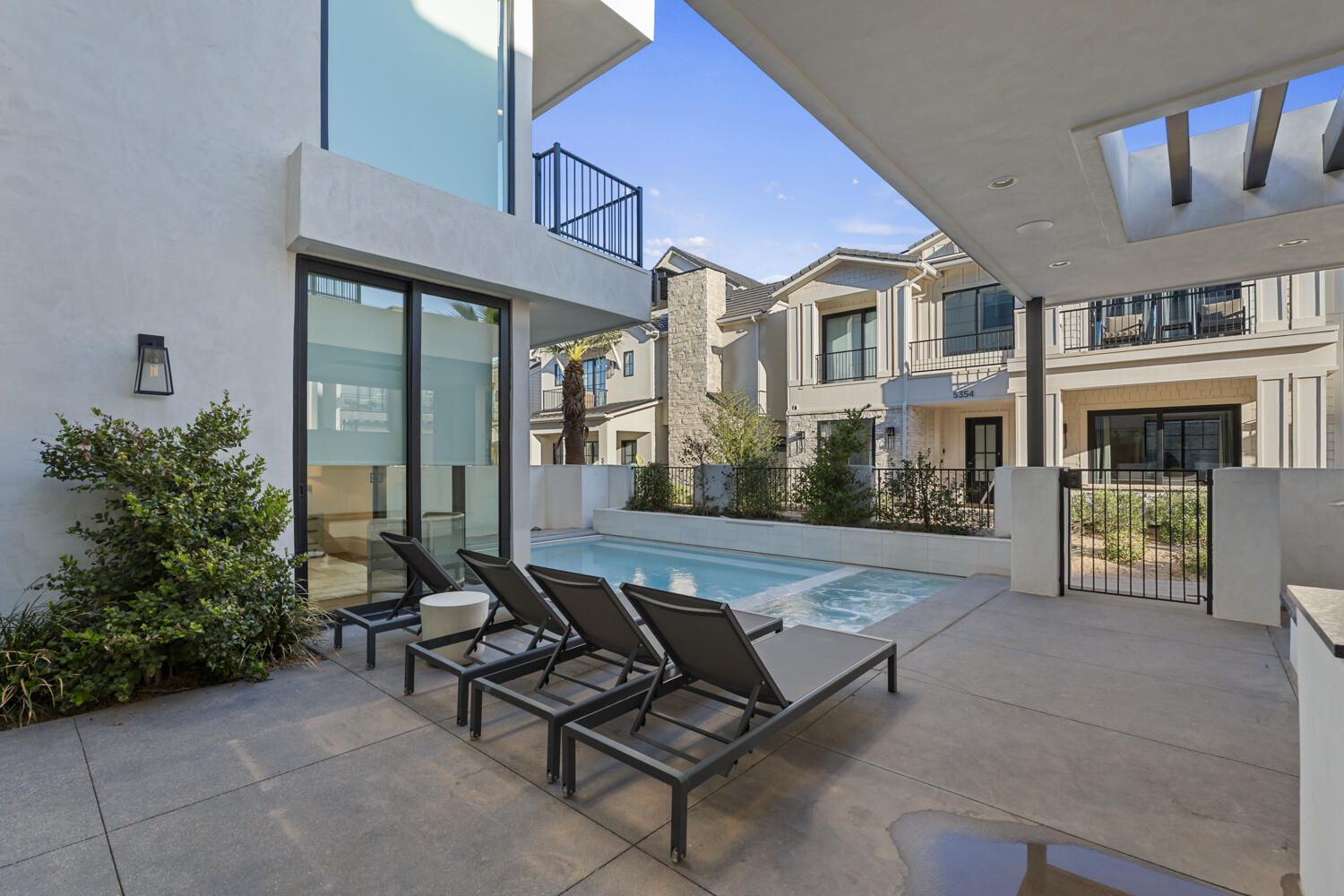 DESERT COLOR RESORT - Residential