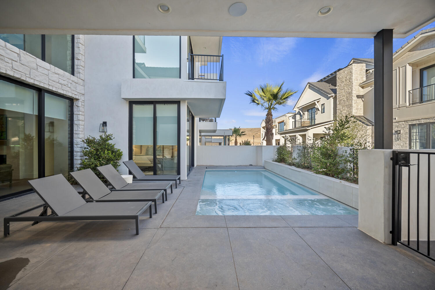 DESERT COLOR RESORT - Residential