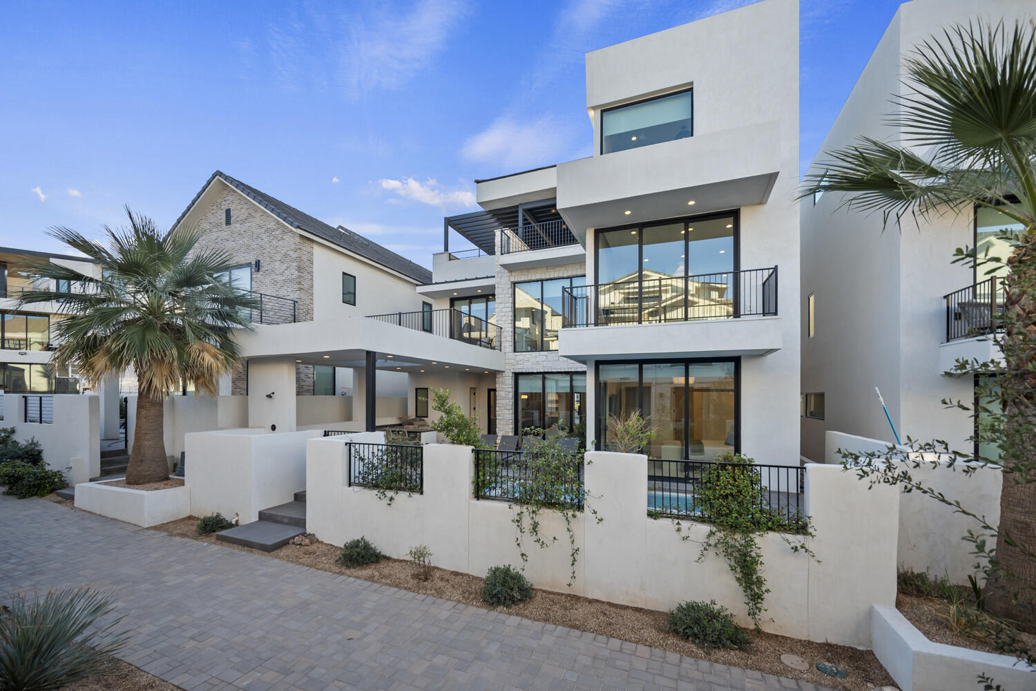 DESERT COLOR RESORT - Residential