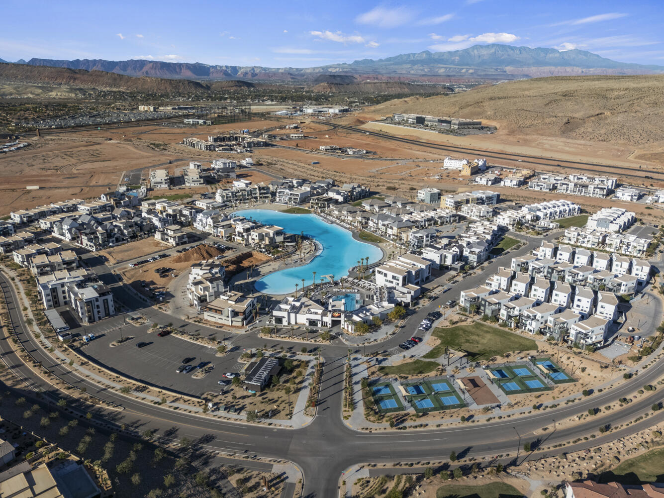 DESERT COLOR RESORT - Residential