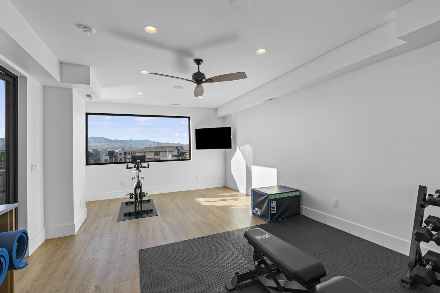 DESERT COLOR RESORT - Residential