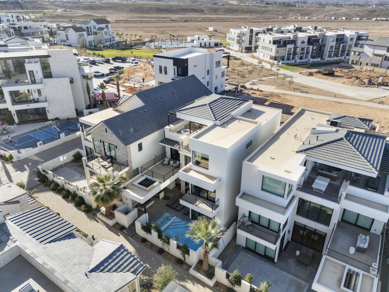 DESERT COLOR RESORT - Residential