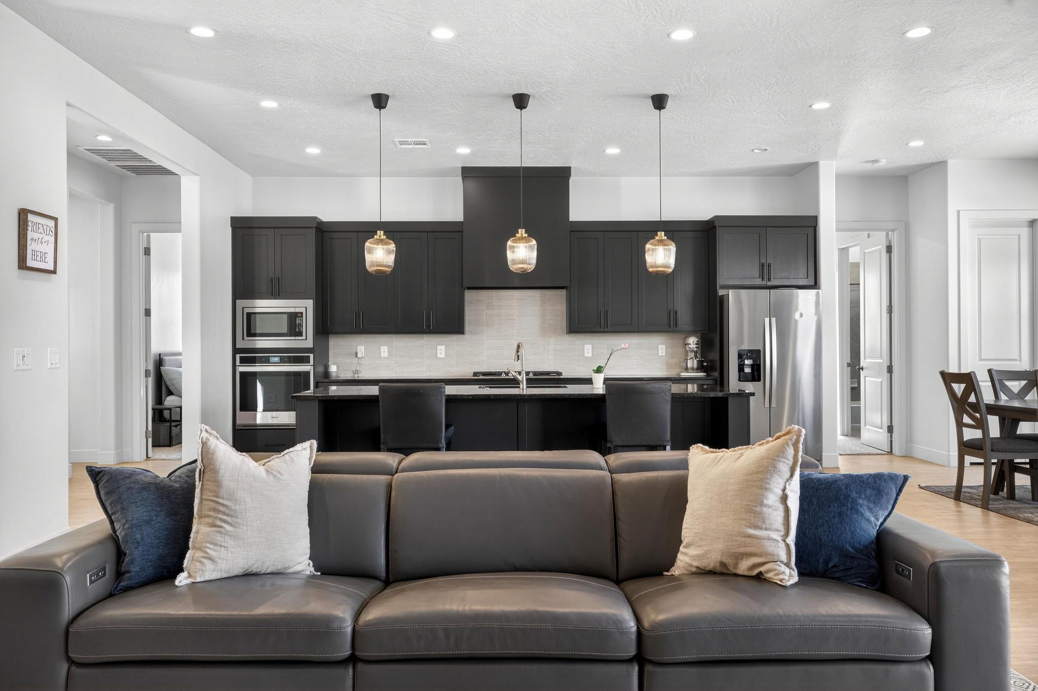 VIEWS AT CORAL CANYON - Residential