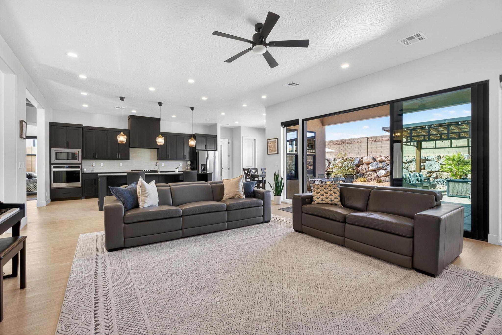 VIEWS AT CORAL CANYON - Residential