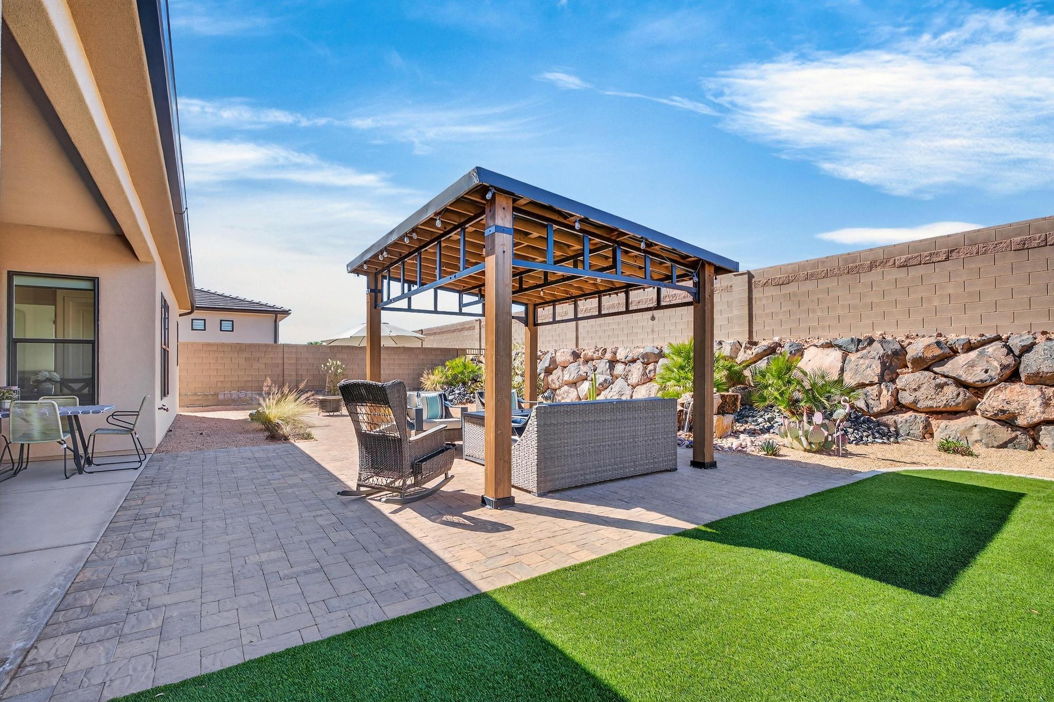 VIEWS AT CORAL CANYON - Residential