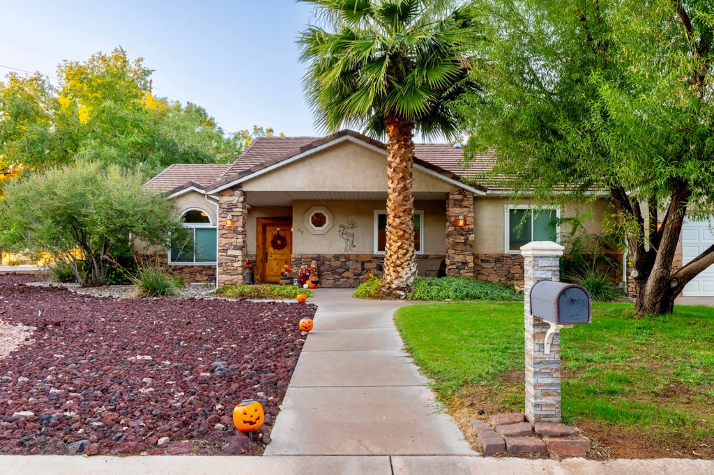Photo of 742 Caserio CIR, Washington, UT 84780 (MLS # 26-277090)
