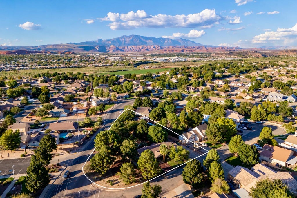 Photo of 742 Caserio CIR, Washington, UT 84780 (MLS # 26-277090)