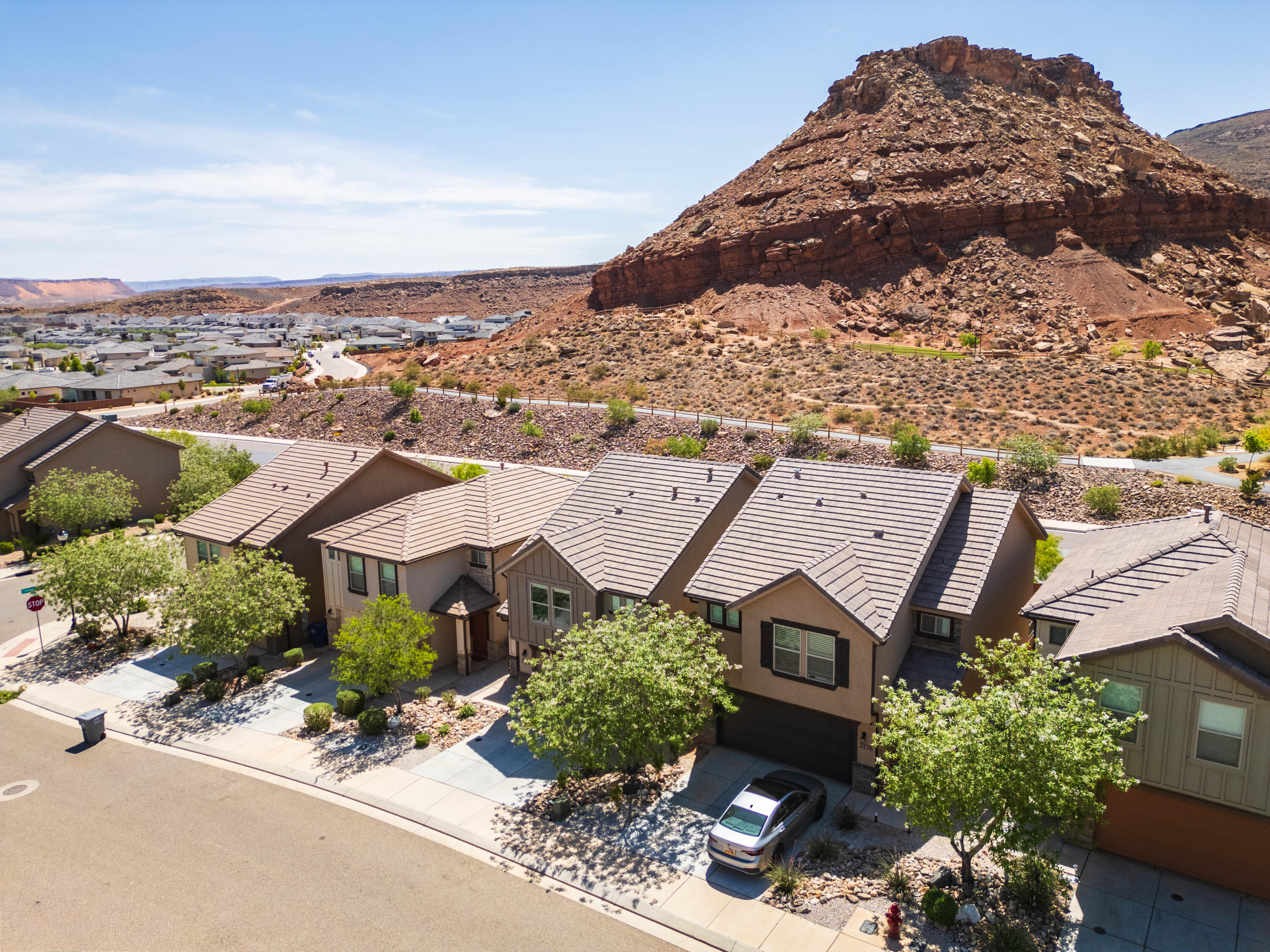 DESERT BLUFF AT DESERT CANYONS TOWNHOMES - Residential