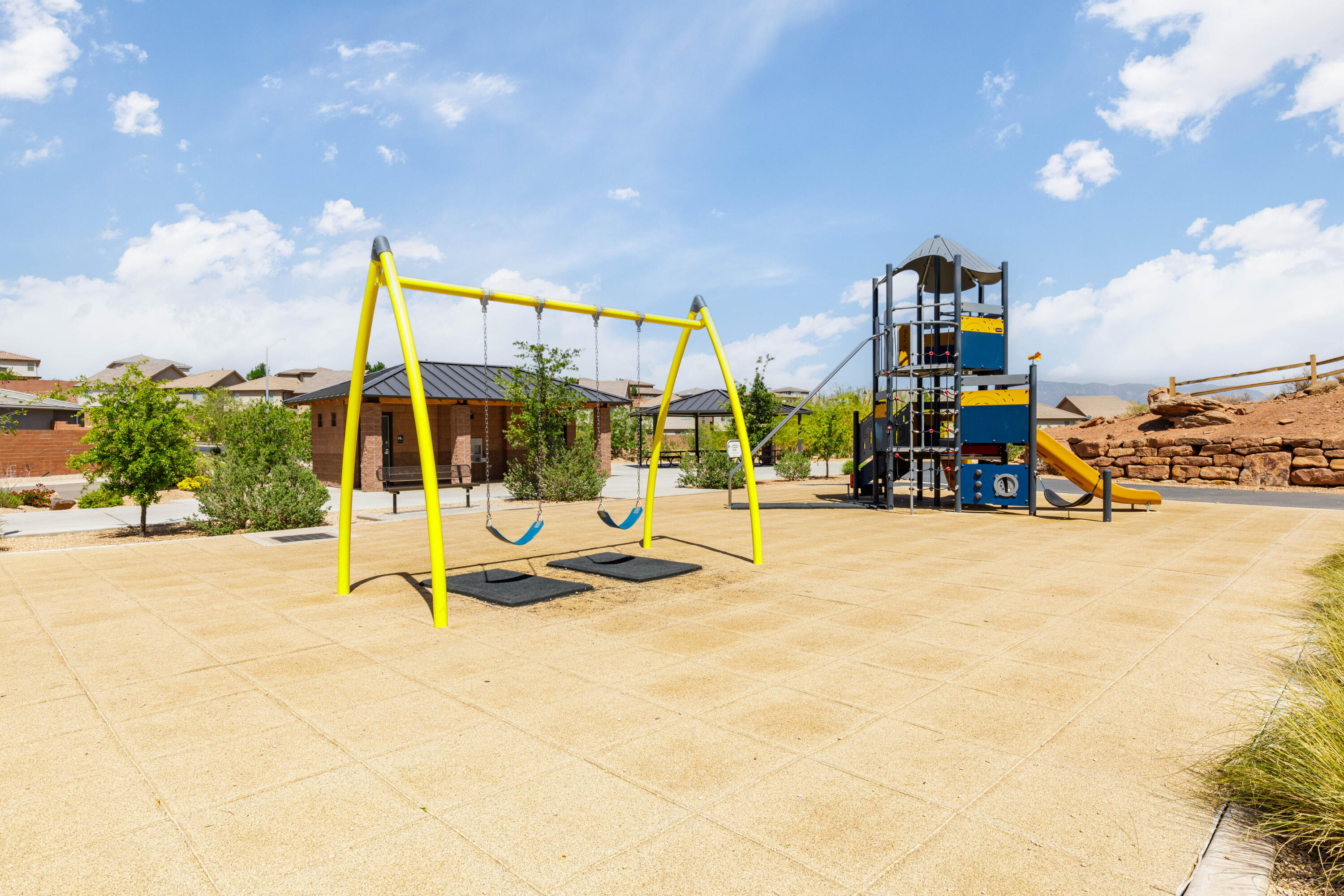 DESERT BLUFF AT DESERT CANYONS TOWNHOMES - Residential