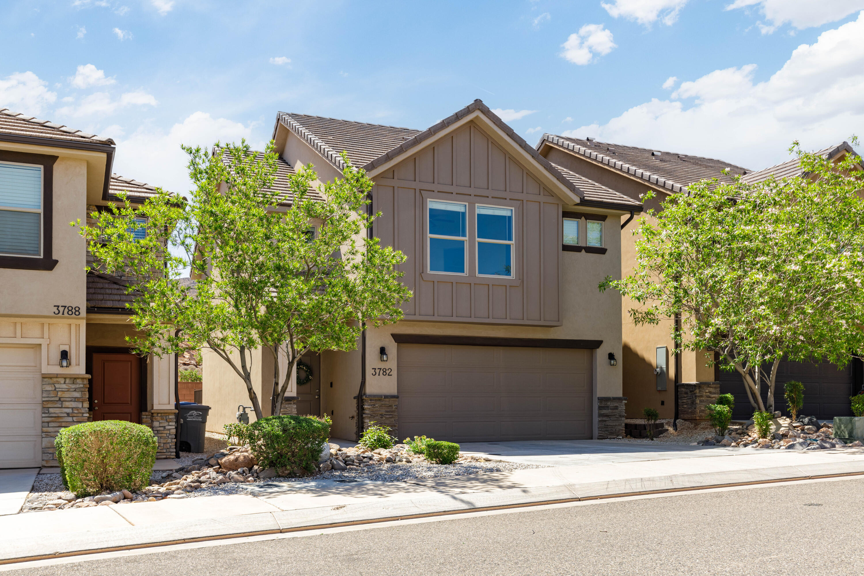 DESERT BLUFF AT DESERT CANYONS TOWNHOMES - Residential