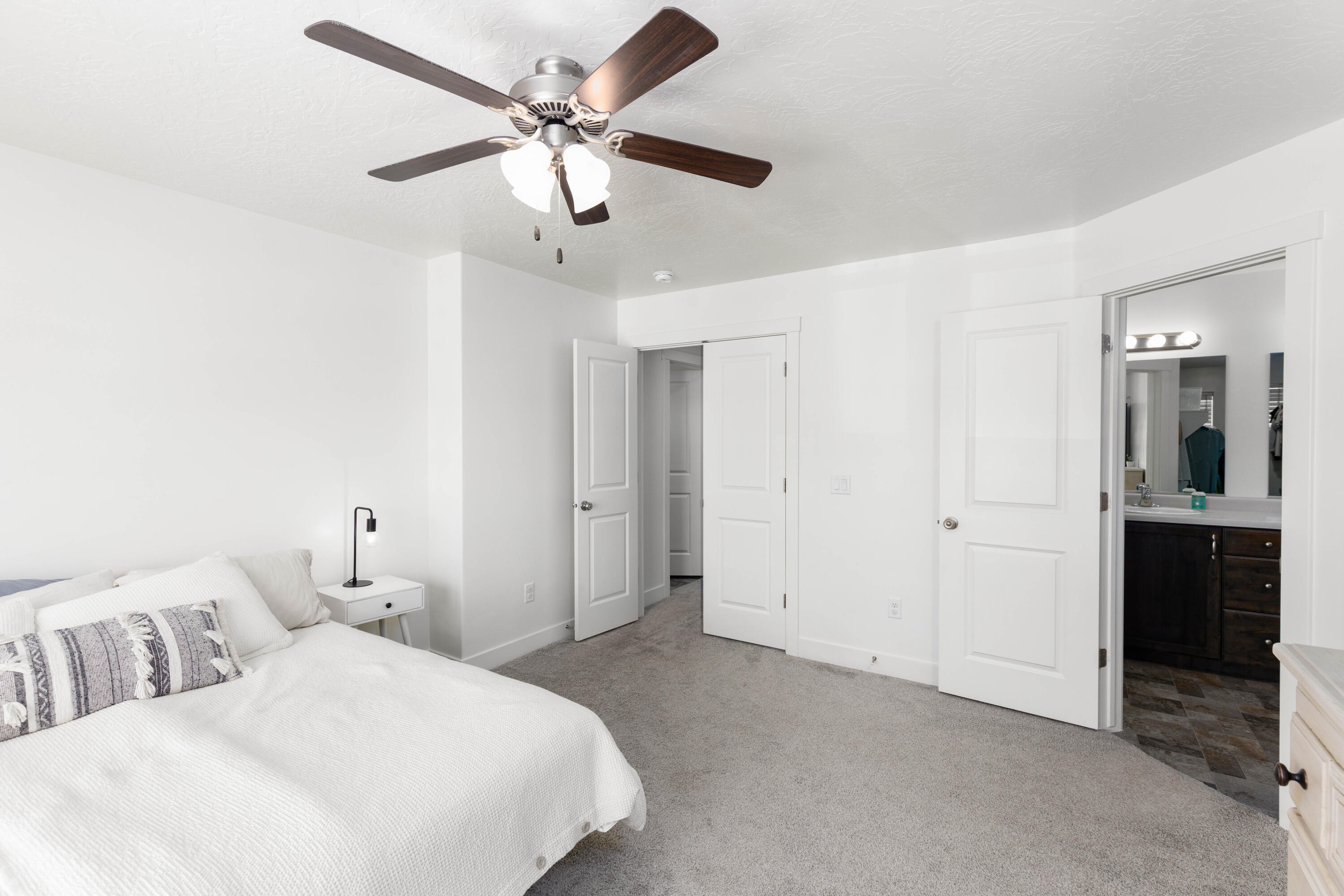 DESERT BLUFF AT DESERT CANYONS TOWNHOMES - Residential