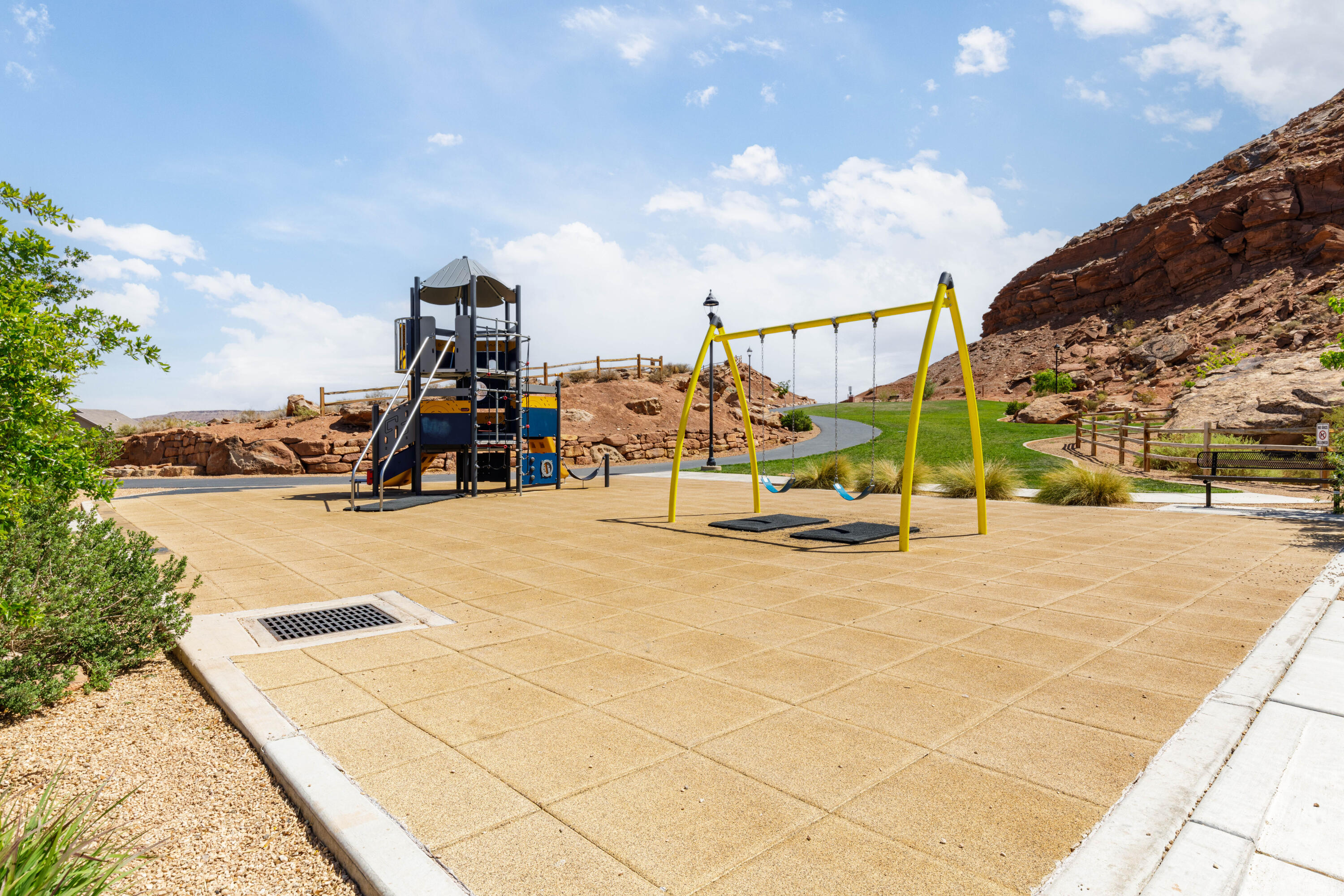 DESERT BLUFF AT DESERT CANYONS TOWNHOMES - Residential