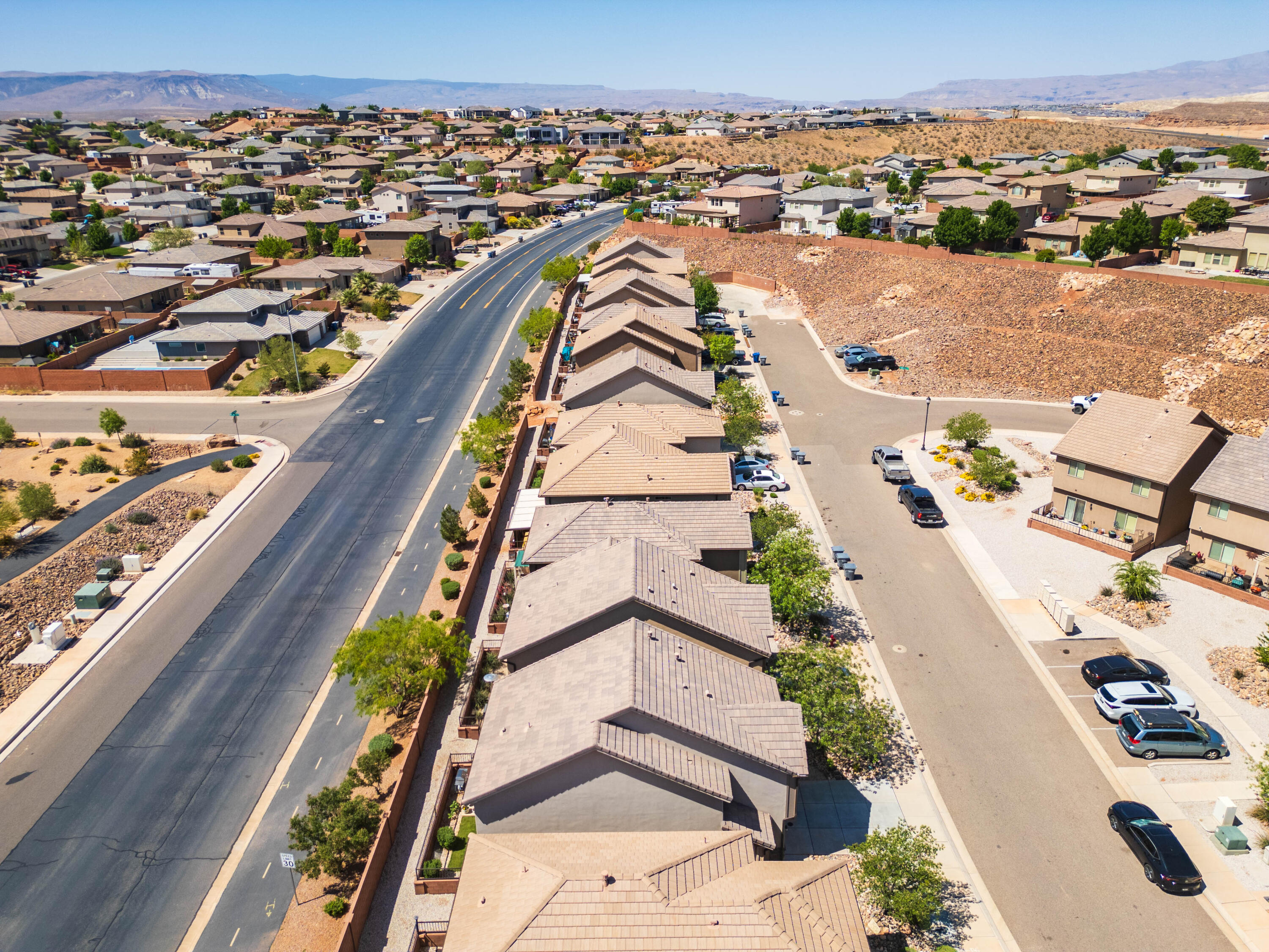 DESERT BLUFF AT DESERT CANYONS TOWNHOMES - Residential