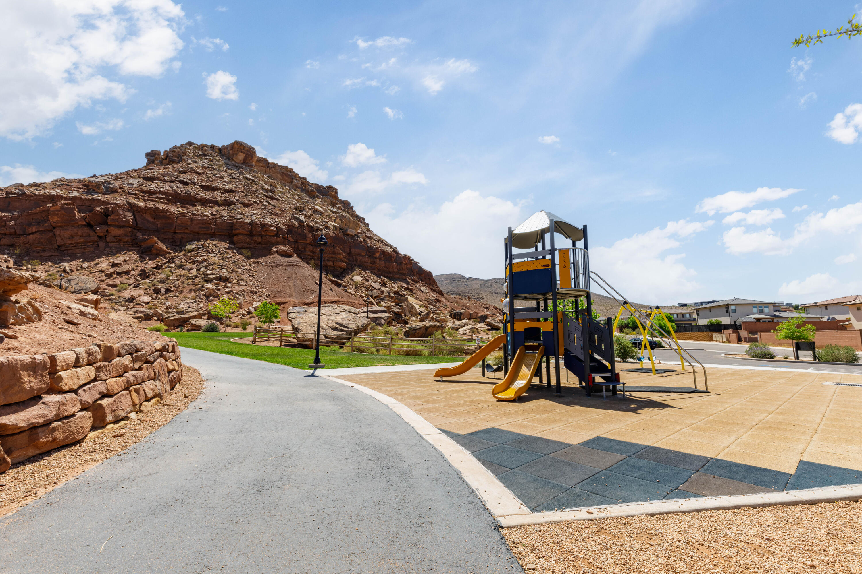 DESERT BLUFF AT DESERT CANYONS TOWNHOMES - Residential