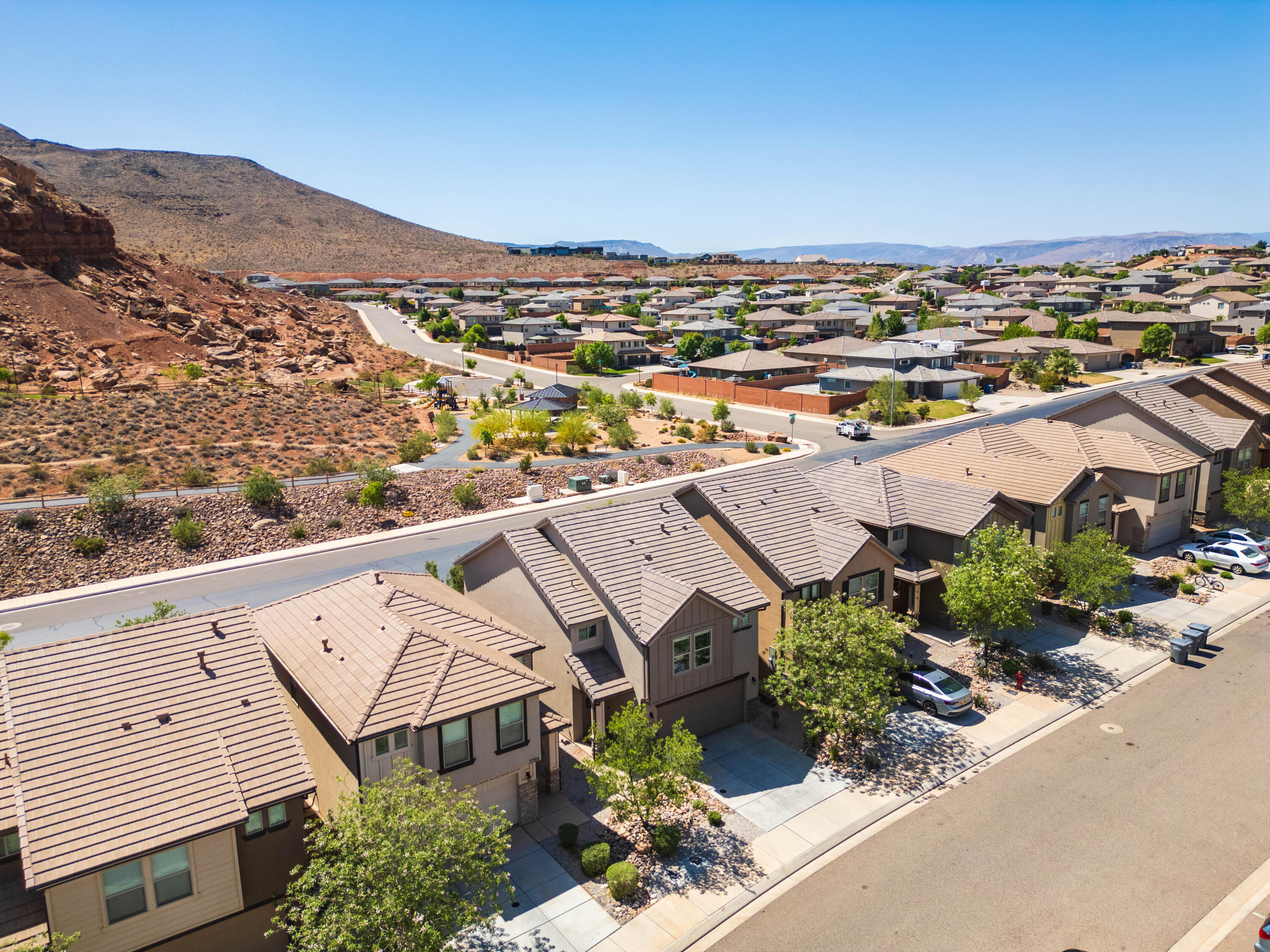 DESERT BLUFF AT DESERT CANYONS TOWNHOMES - Residential