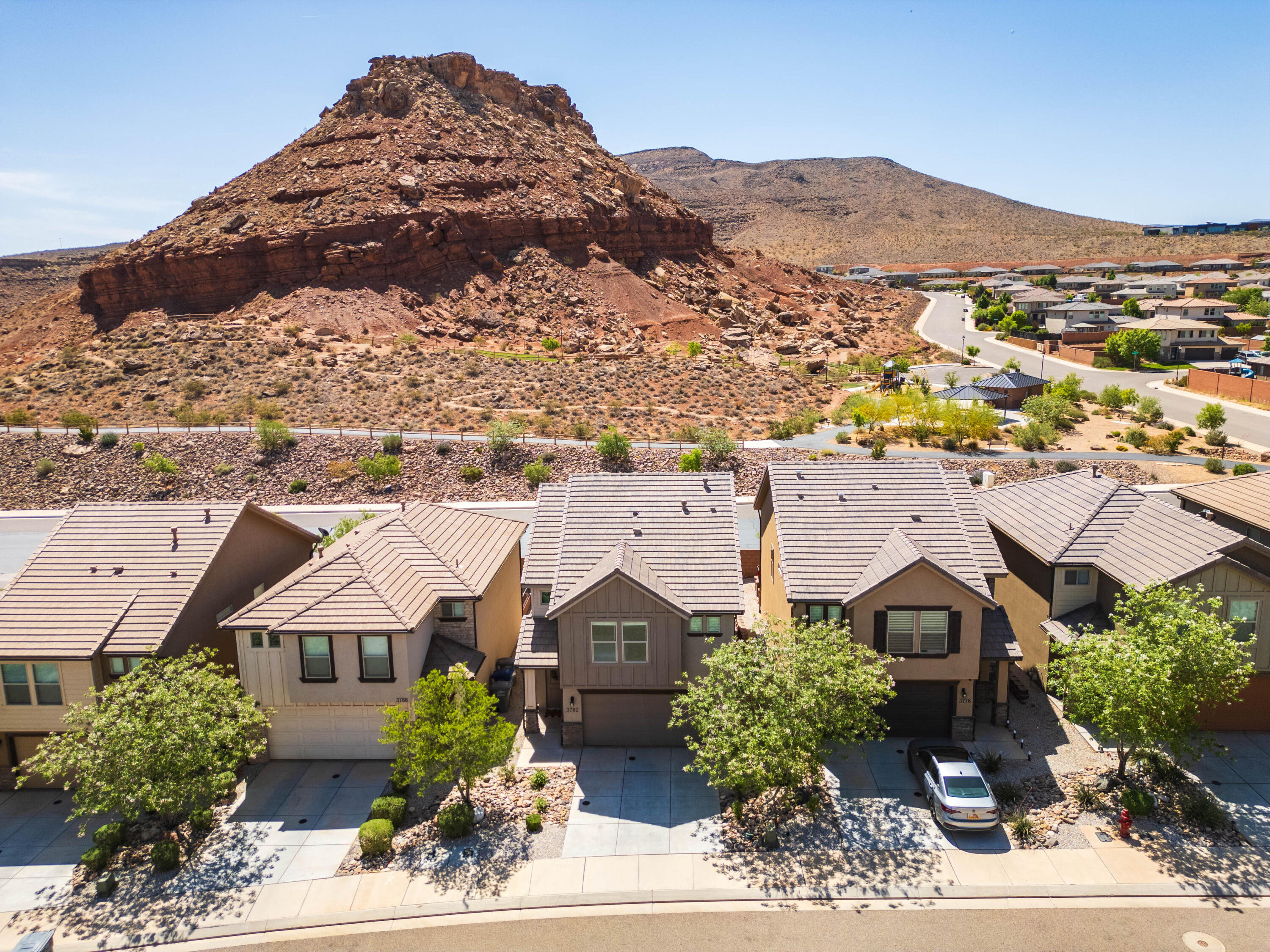DESERT BLUFF AT DESERT CANYONS TOWNHOMES - Residential