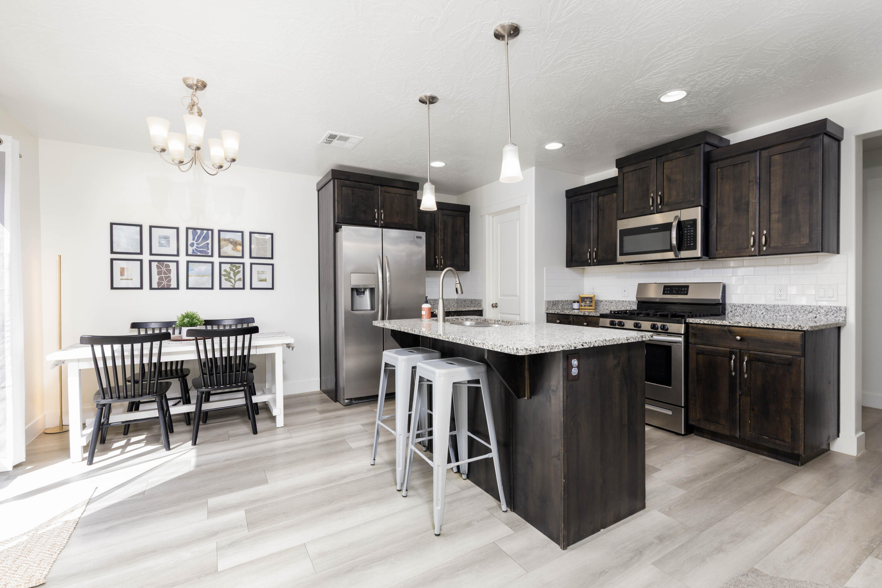 DESERT BLUFF AT DESERT CANYONS TOWNHOMES - Residential