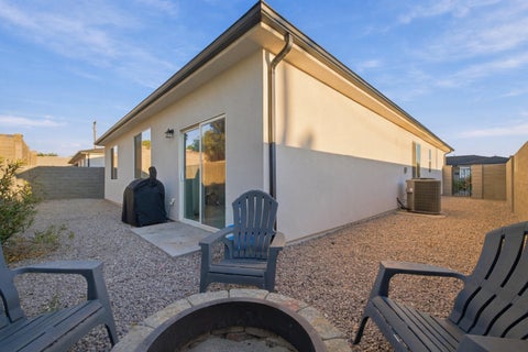 Tiny photo for 265 E 260 N, Washington, UT 84780 (MLS # 26-276985)