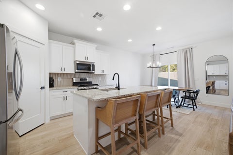Tiny photo for 265 E 260 N, Washington, UT 84780 (MLS # 26-276985)
