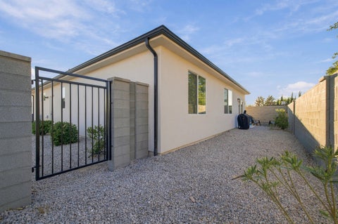 Tiny photo for 265 E 260 N, Washington, UT 84780 (MLS # 26-276985)
