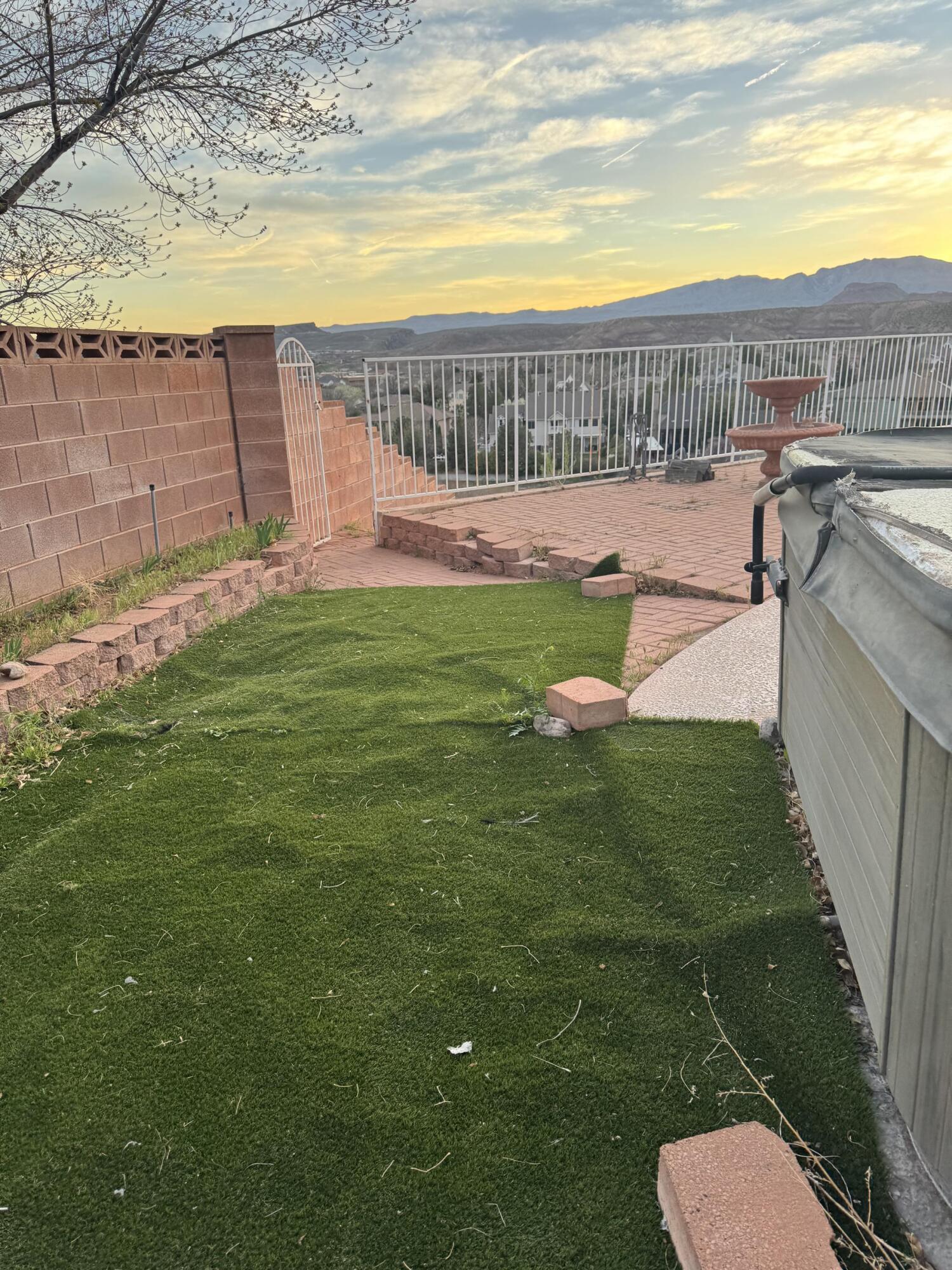 SUNSET PLATEAU - Residential
