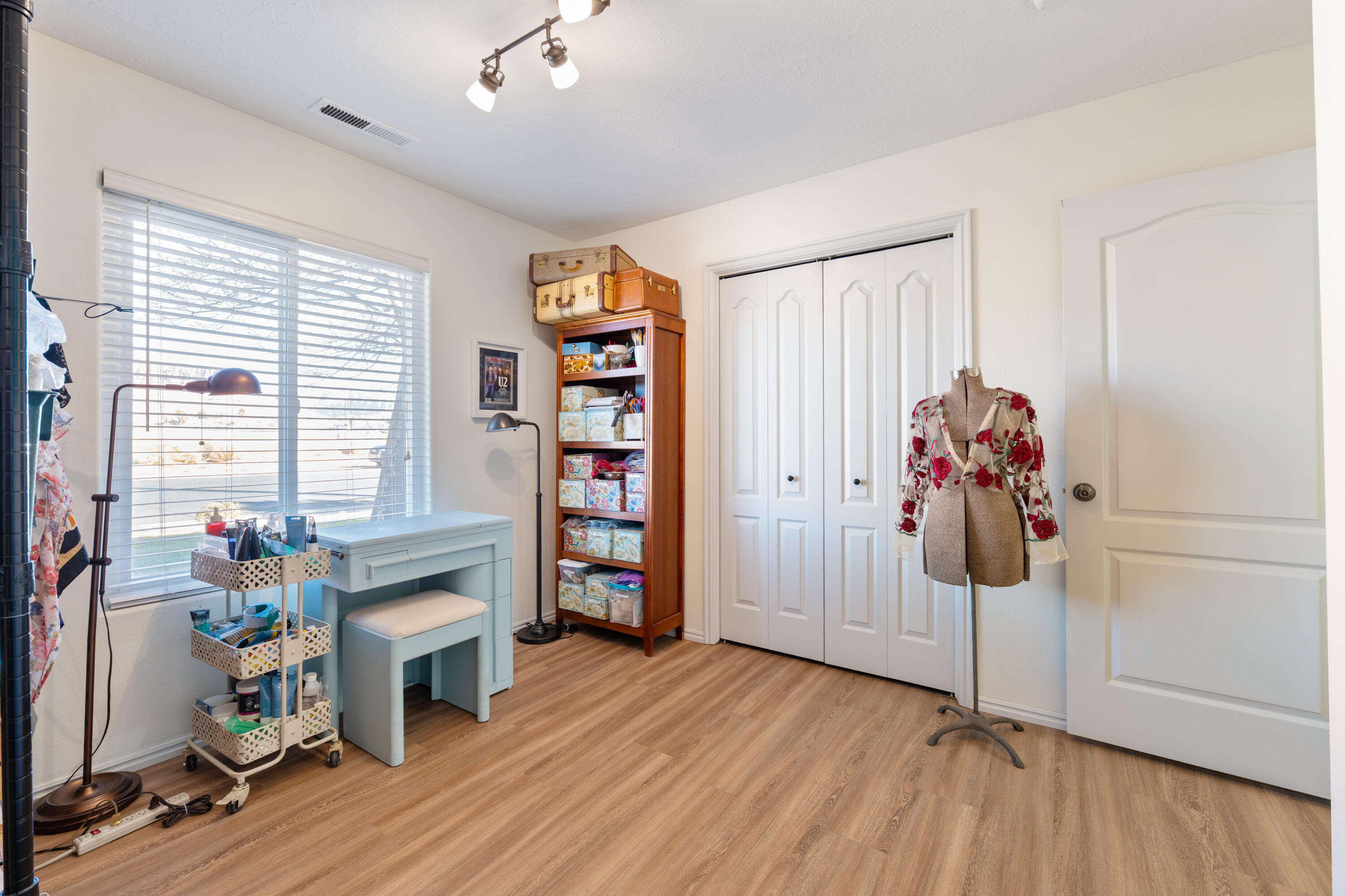 CANYON CLIFF - Residential