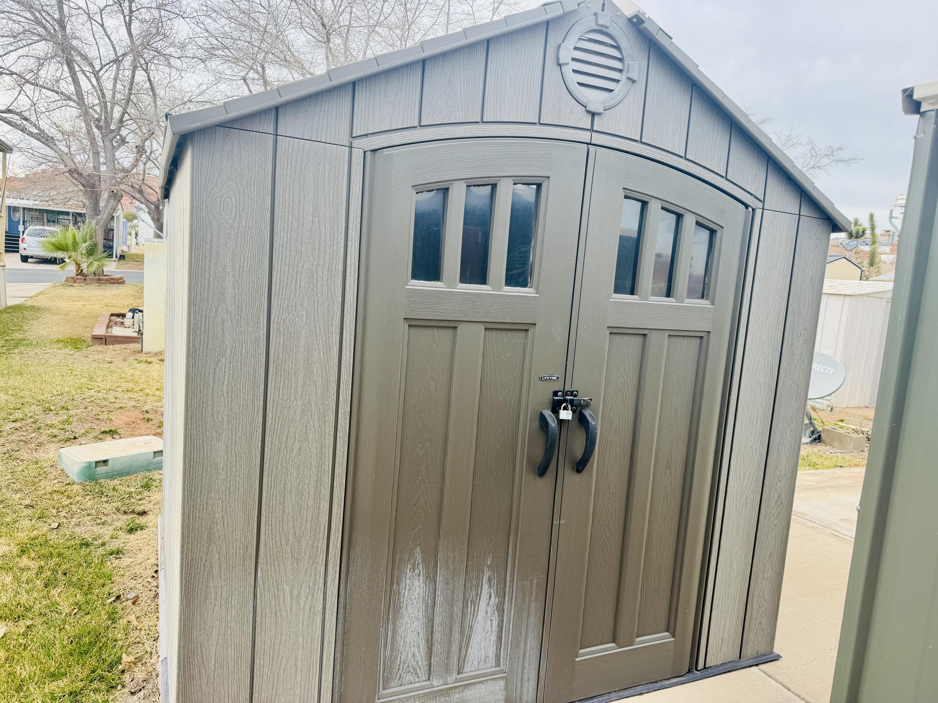 CANYON BREEZE RV RESORT - Land