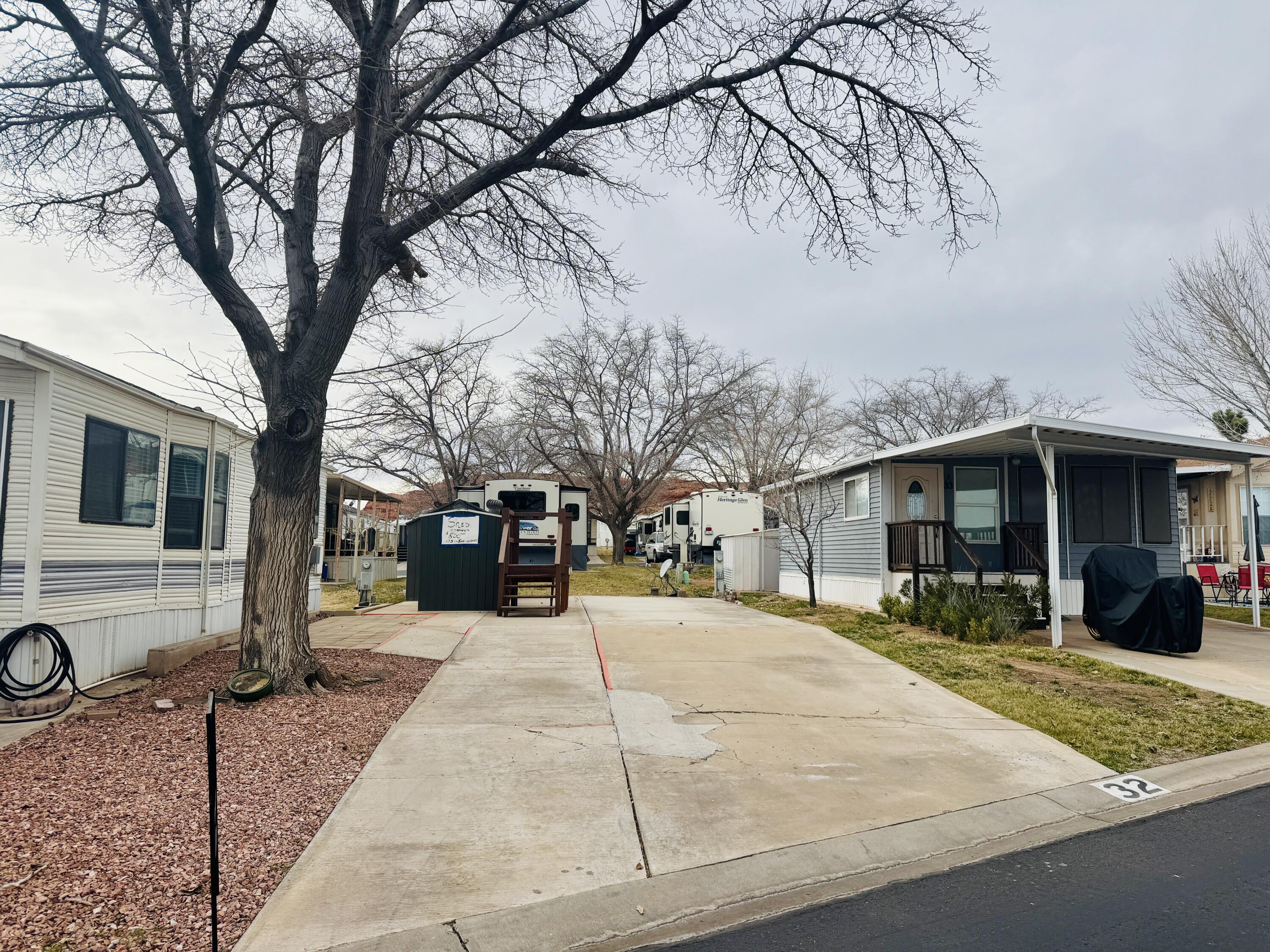 CANYON BREEZE RV RESORT - Land