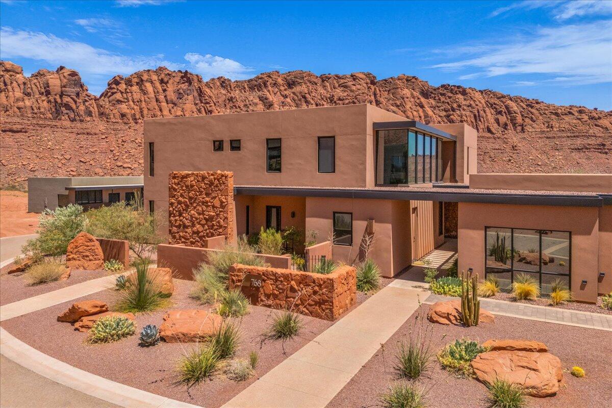 SENTIERRE PADRE CANYON - Residential