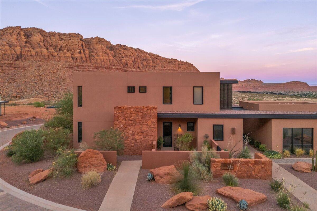 SENTIERRE PADRE CANYON - Residential