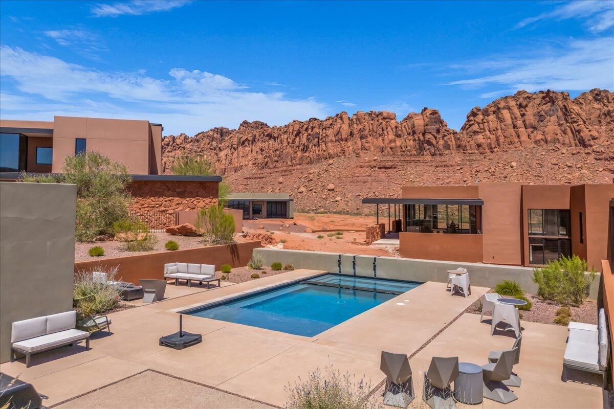 SENTIERRE PADRE CANYON - Residential