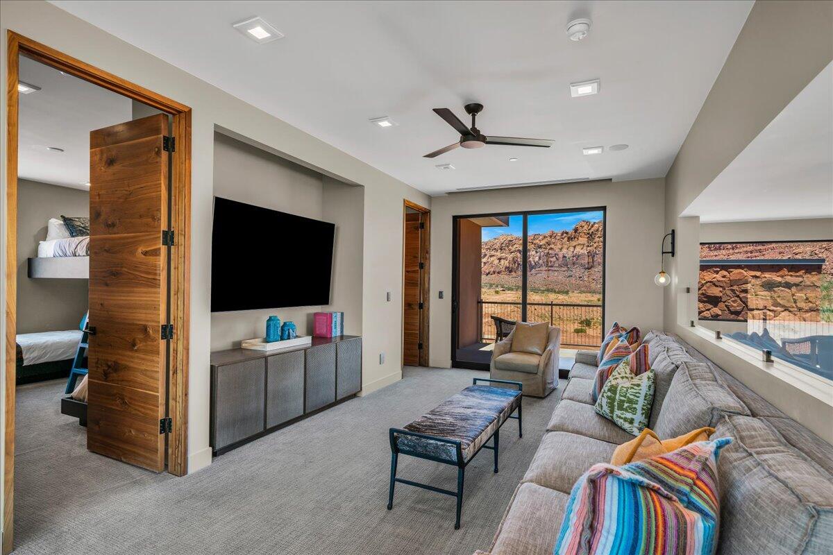 SENTIERRE PADRE CANYON - Residential