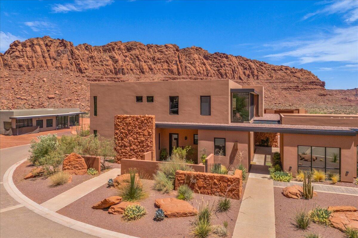 SENTIERRE PADRE CANYON - Residential