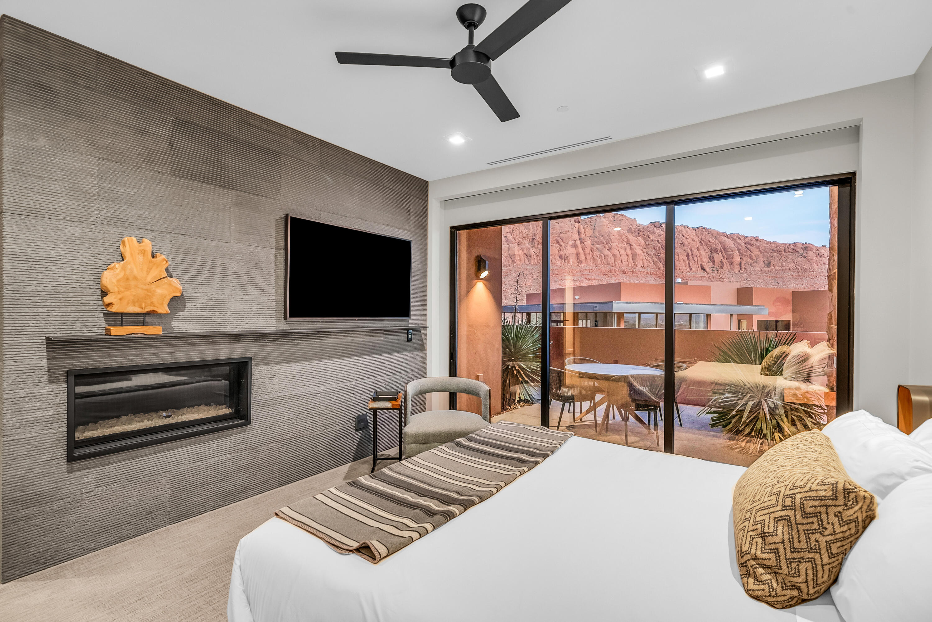 SENTIERRE PADRE CANYON - Residential