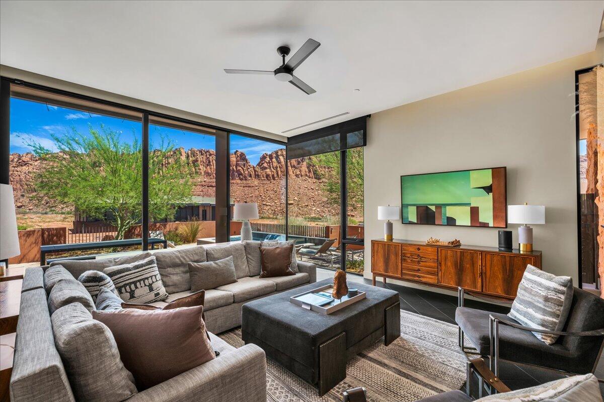 SENTIERRE PADRE CANYON - Residential