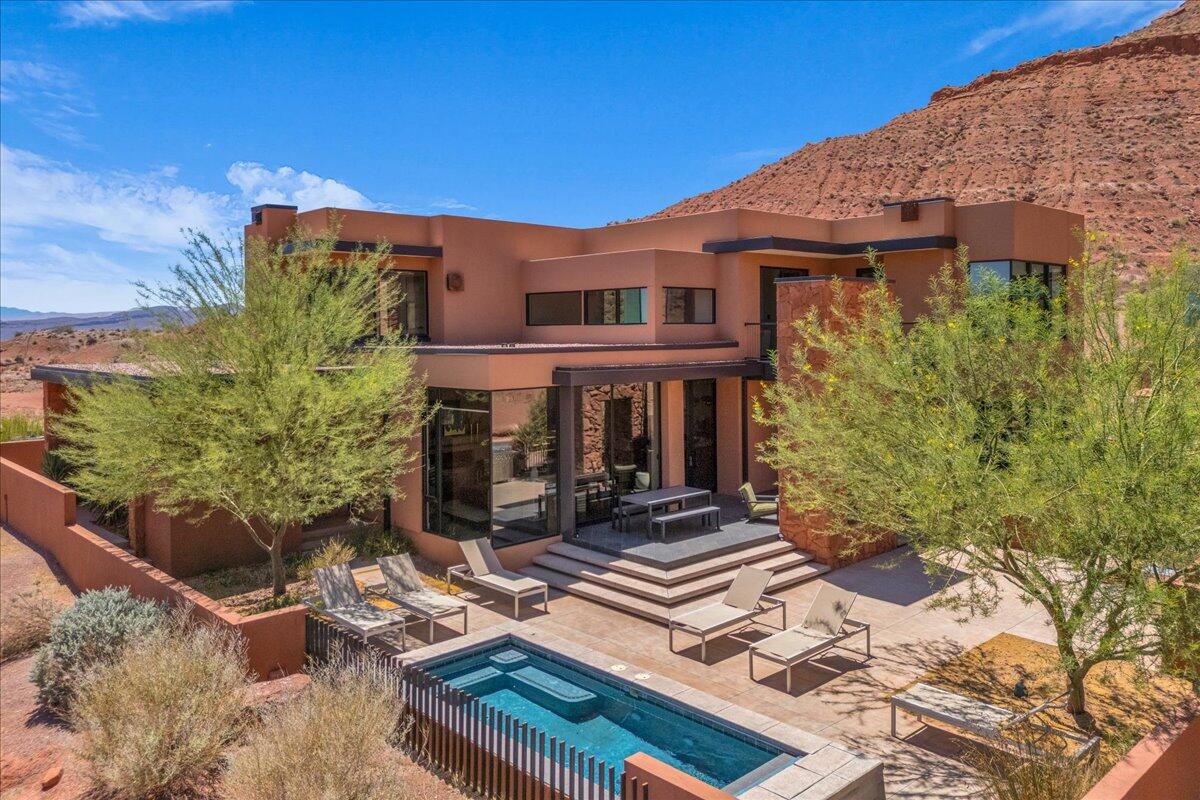 SENTIERRE PADRE CANYON - Residential