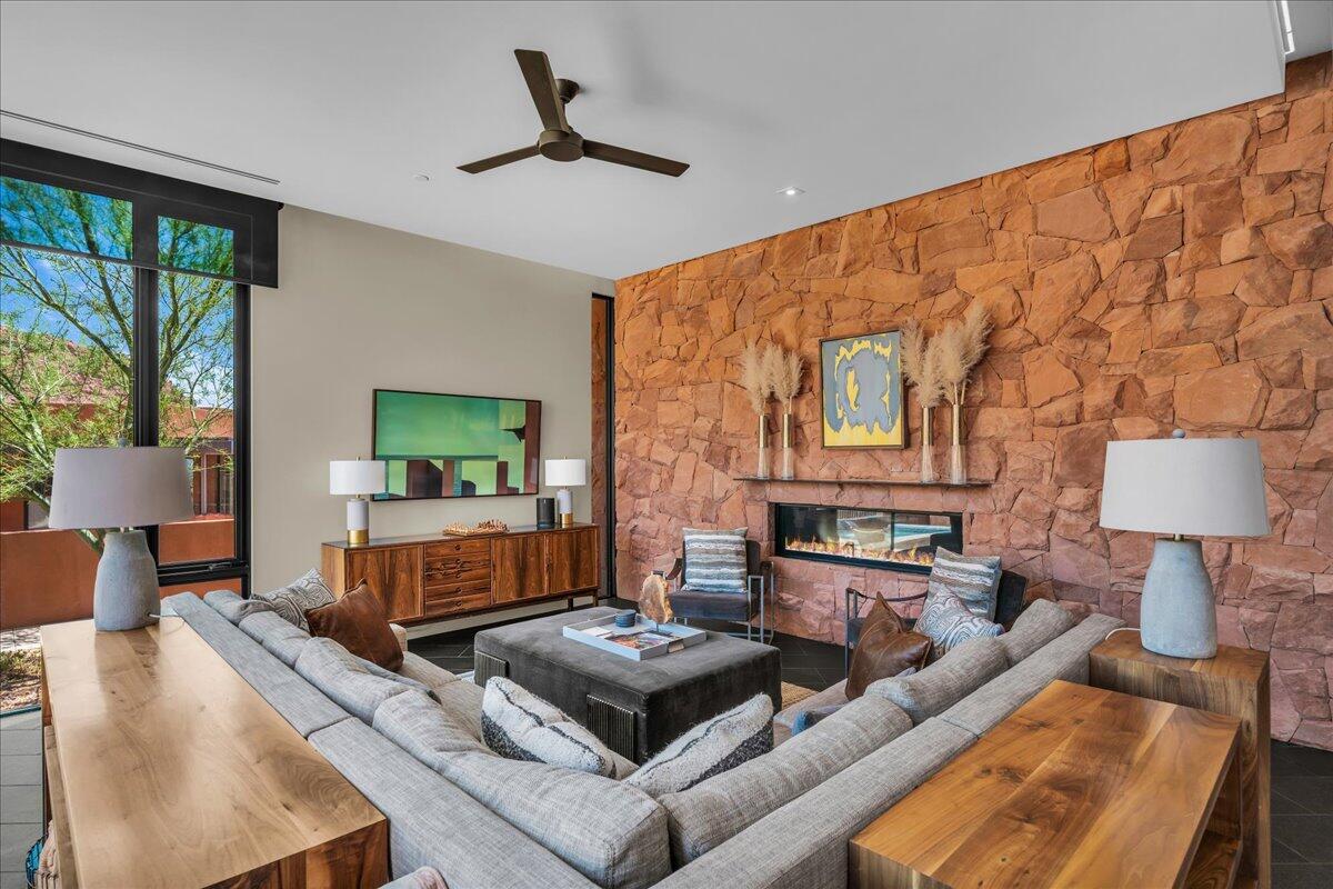 SENTIERRE PADRE CANYON - Residential