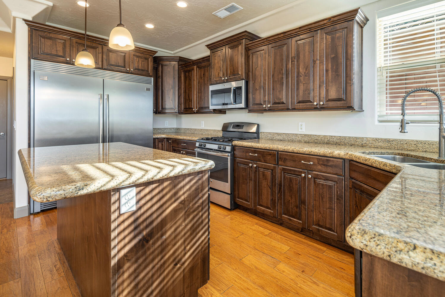 ESTRELLA - Residential