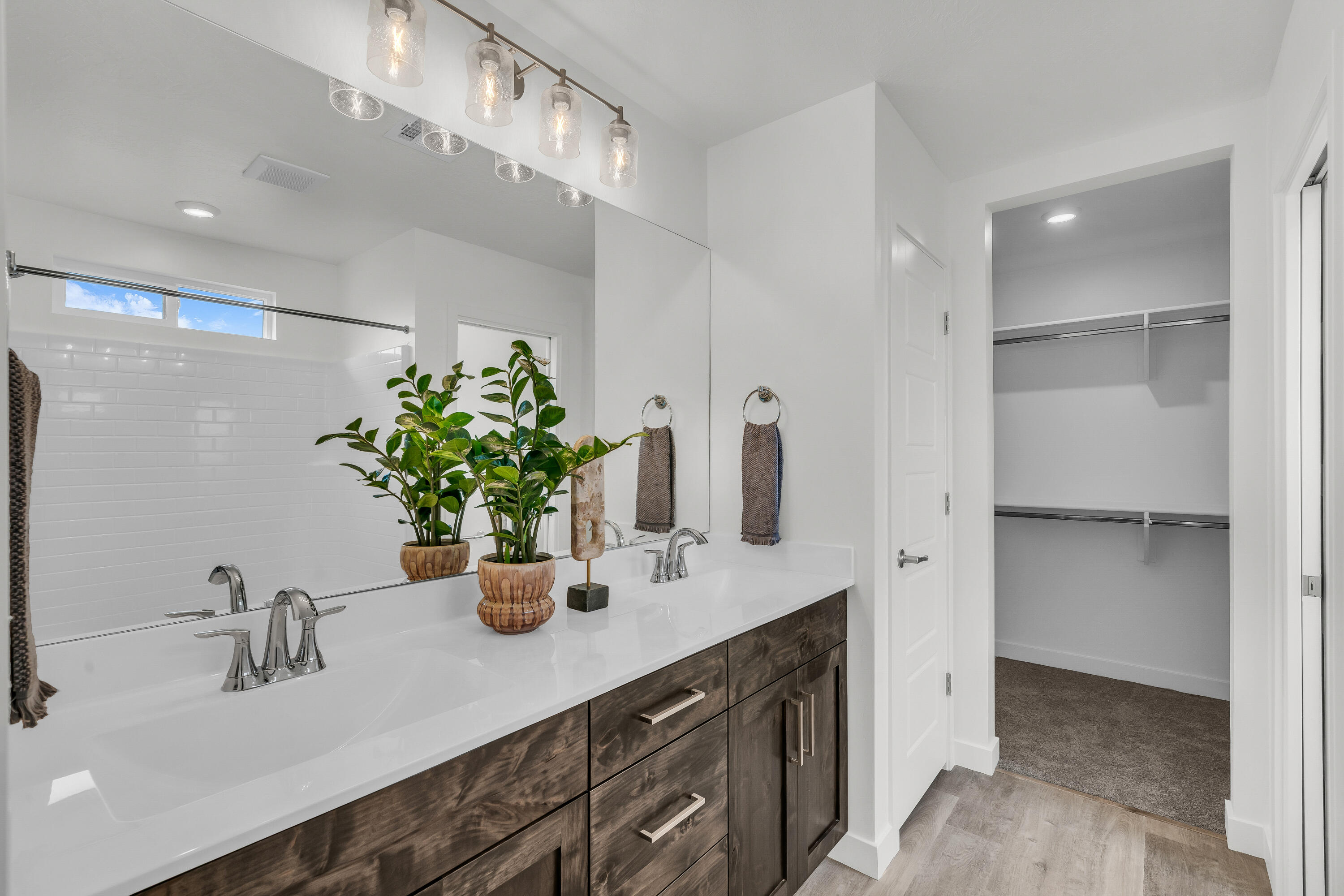 RED TRAILS SUNRISE VALLEY - Residential