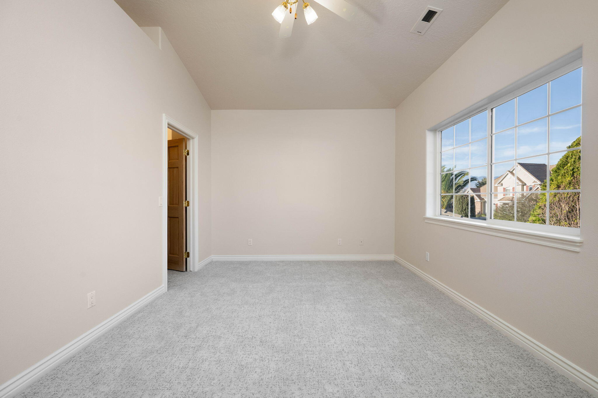 EAGLE RIDGE - Residential