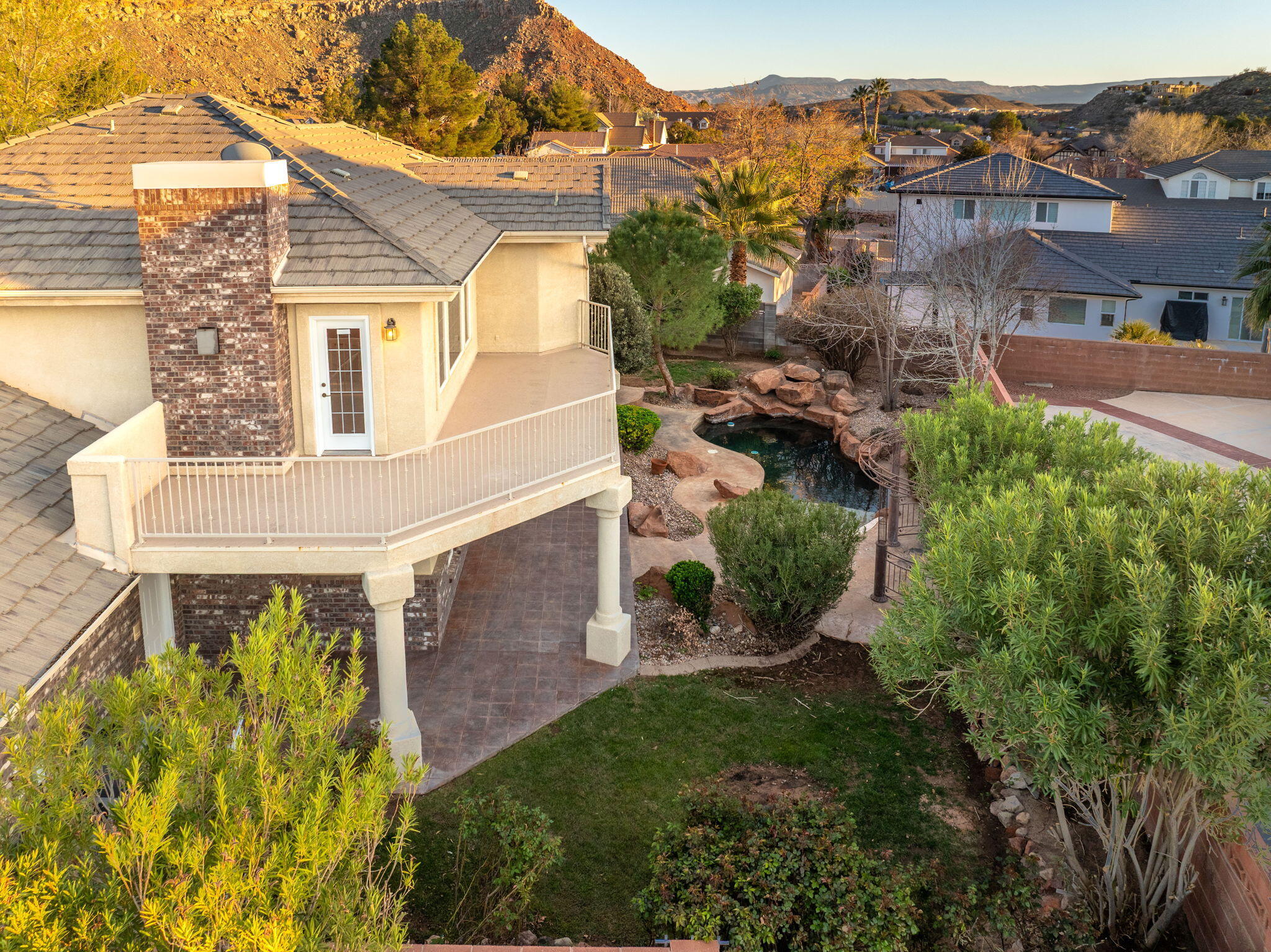 EAGLE RIDGE - Residential