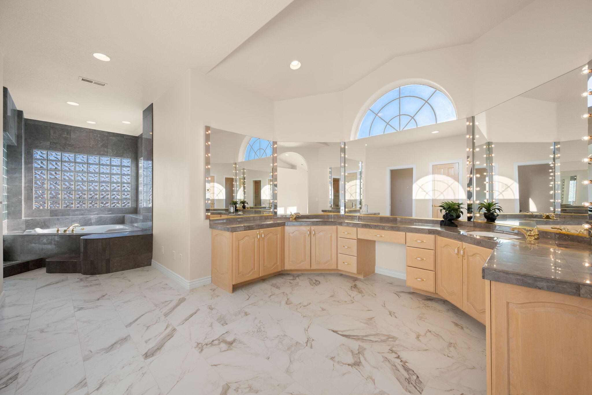 EAGLE RIDGE - Residential