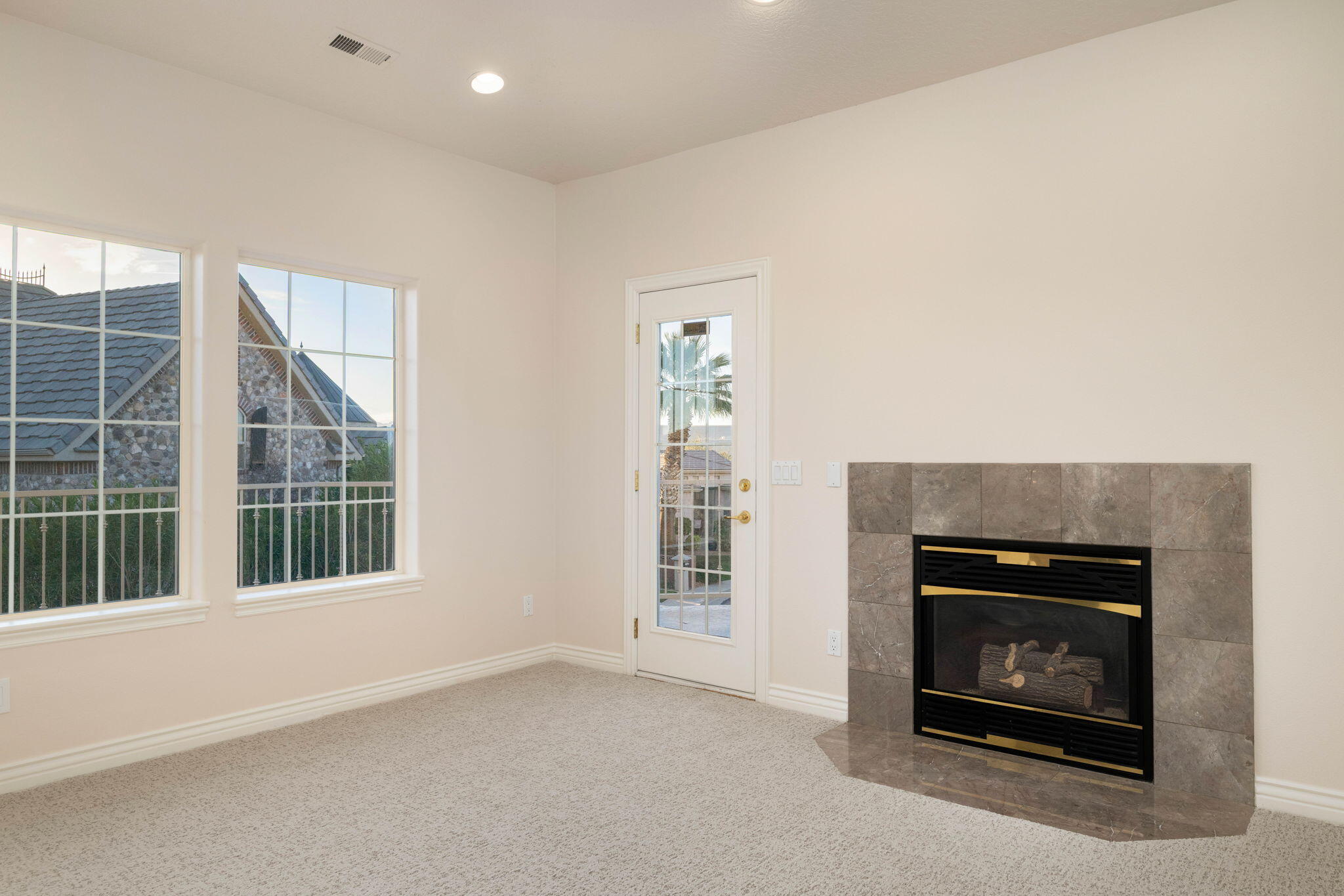 EAGLE RIDGE - Residential